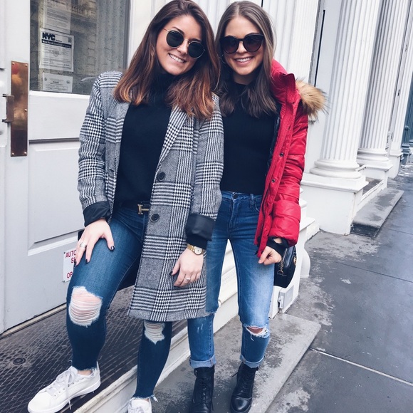 *MEET YOUR POSHER* Hey, I’m Julia! 🙂 - Picture 10 of 14